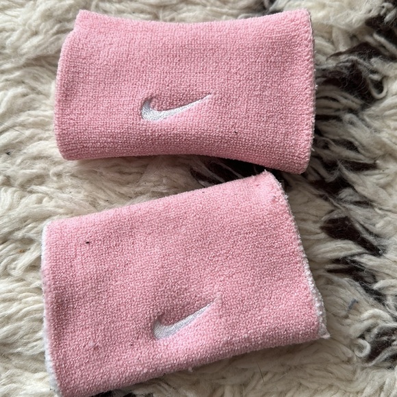 3/$20✨Nike wristbands​​ - Picture 2 of 4